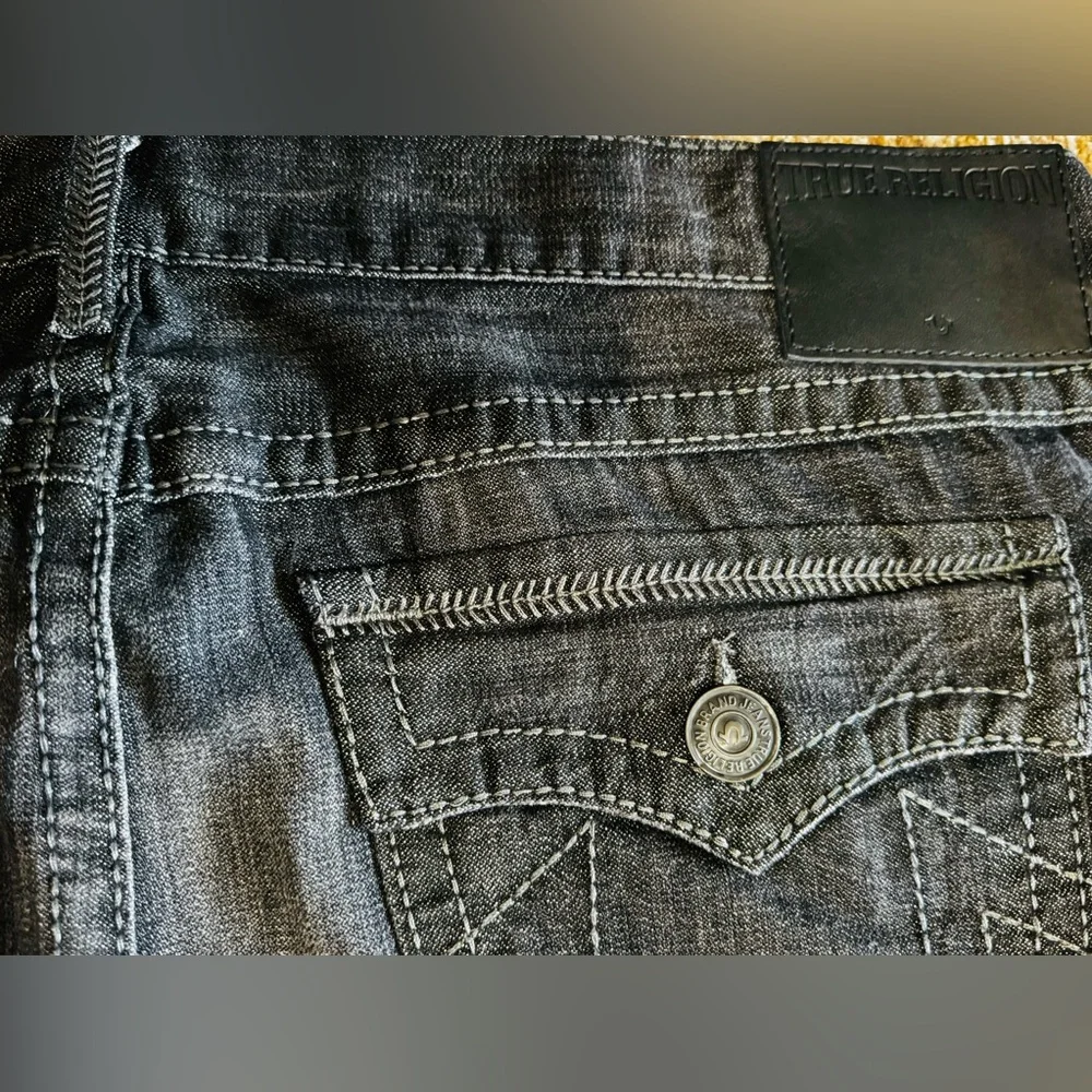 MENS TRUE RELIGION JEANS